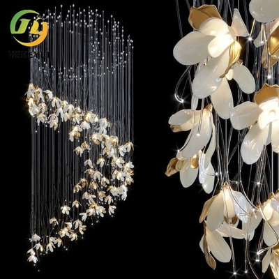 現代注文の花LEDのシャンデリア ライト装飾的な結婚の別荘階段プロジェクト