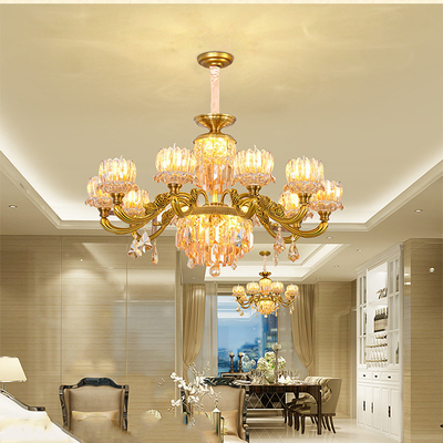 屋内居間の掛かる水晶の吊り下げ式の軽いガラス金贅沢な現代様式