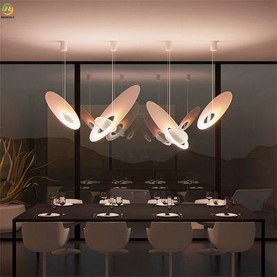 ギャラクシー惑星のアクリルの家/ホテルの鉄の芸術LEDの適用北欧の吊り下げ式ライト