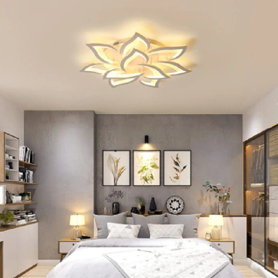 アクリルの功妙な寝室の現代導かれた天井灯の簡単で装飾的な白い花