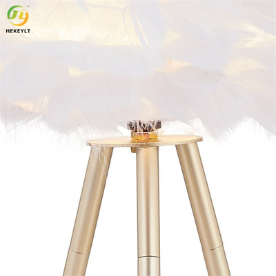 14.5の」三脚の金属ボディ ベッドサイド・テーブル ランプの白い羽
