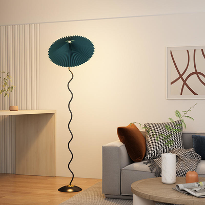 創造的な現代布の居間のための最小主義の床ランプ
