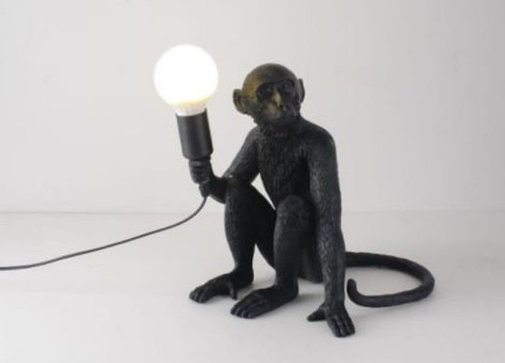 白く/黒い猿の形の樹脂310mm*310mmのE27サイド テーブル ランプ