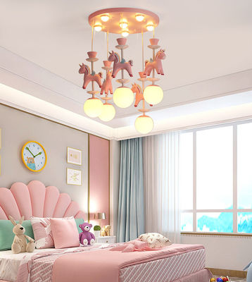 5つか3つの頭部が付いている子供部屋E27の北欧のピンクの現代吊り下げ式ライト